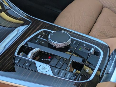 New 2026 BMW X7 xDrive40i AWD/4WD image 21
