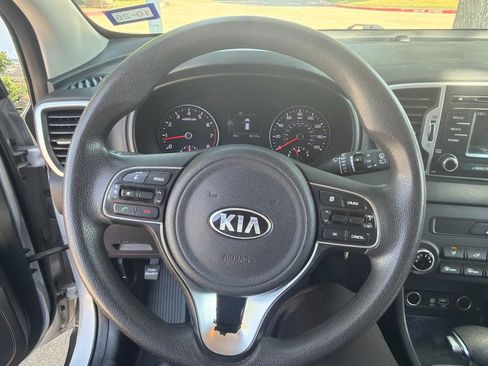 Used 2018 Kia Sportage LX FWD image 5