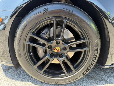 Used 2018 Porsche Panamera 4 AWD/4WD image 8