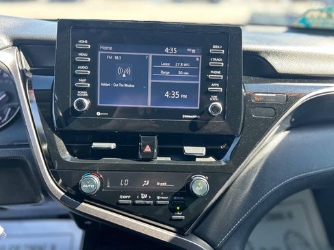 Used 2021 Toyota Camry SE FWD image 12