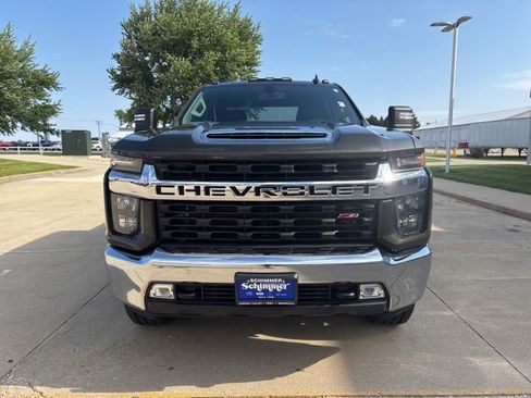 Used 2022 Chevrolet Silverado 3500 LT w/ Convenience Package AWD/4WD image 3