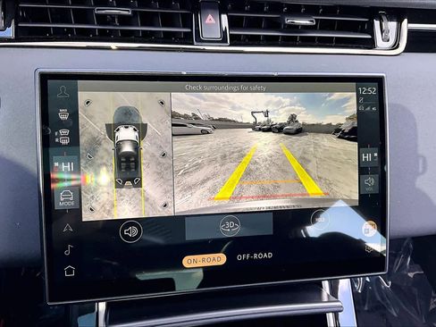 Used 2024 Land Rover Range Rover Evoque Dynamic SE image 26