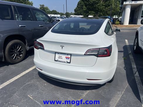 Used 2021 Tesla Model 3 Standard Range Plus RWD image 3