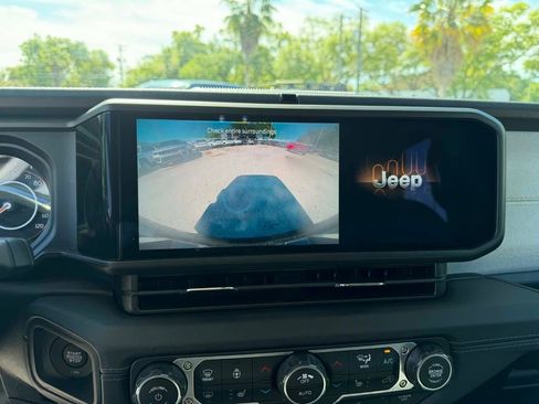 Certified 2026 Jeep Wrangler Sahara image 21