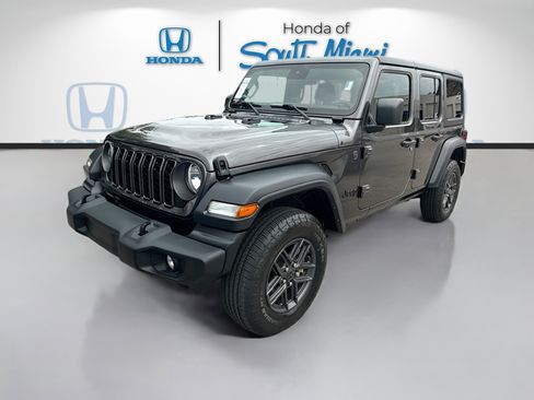 Used 2024 Jeep Wrangler Unlimited Sport AWD/4WD image 3