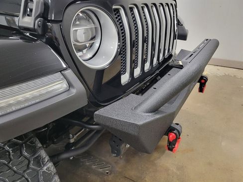 Used 2021 Jeep Wrangler Unlimited Sahara AWD/4WD image 36