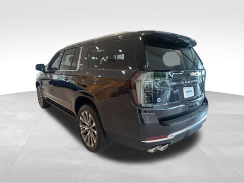 New 2026 Chevrolet Suburban High Country AWD/4WD image 3