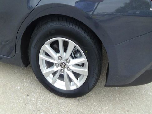 Used 2025 Toyota Camry LE image 9