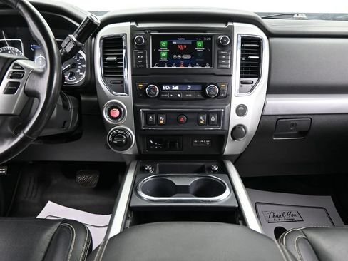 Used 2019 Nissan Titan PRO-4X w/ Pro-4x Convenience Package AWD/4WD image 20