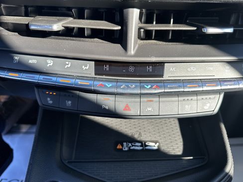 Used 2025 Cadillac CT4 Premium Luxury image 29