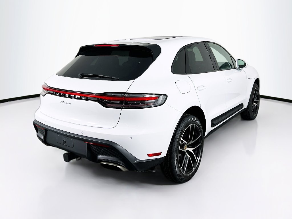 Certified 2026 Porsche Macan AWD/4WD image 9
