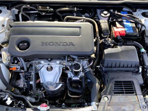 Used 2025 Honda Civic Sport image 32