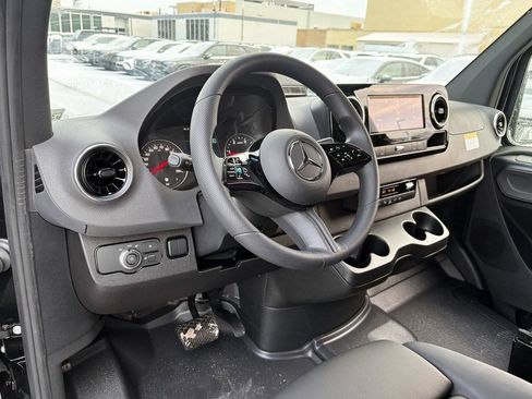 Used 2026 Mercedes-Benz Sprinter 2500 image 12