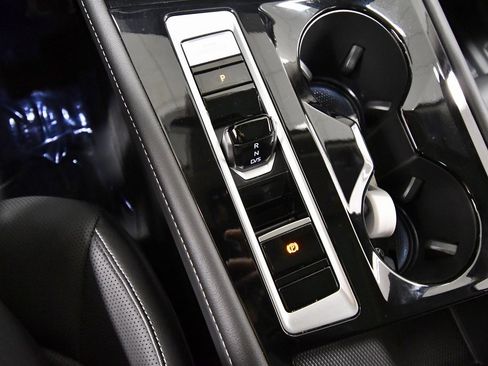 Used 2025 Volkswagen Atlas SEL image 27