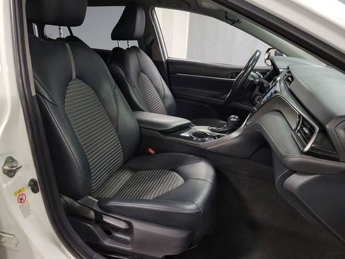 Used 2019 Toyota Camry SE FWD image 23