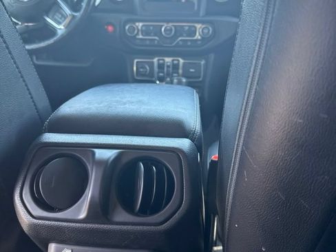 Used 2019 Jeep Wrangler Unlimited Sahara w/ Safety Group AWD/4WD image 25
