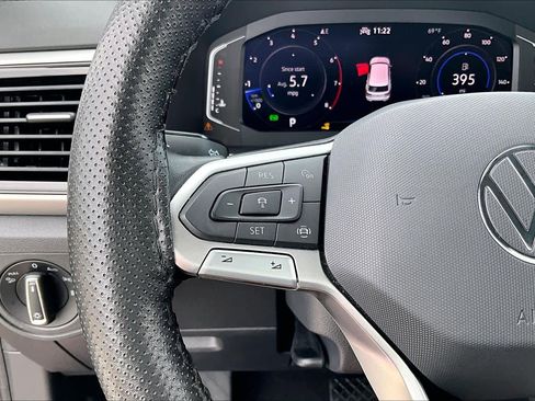 Used 2023 Volkswagen Atlas Cross Sport SE FWD image 22