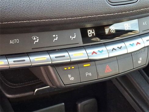 Used 2019 Cadillac XT4 Premium Luxury w/ Cold Weather Package image 17