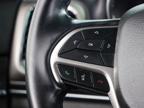 Used 2021 Jeep Grand Cherokee Limited image 13