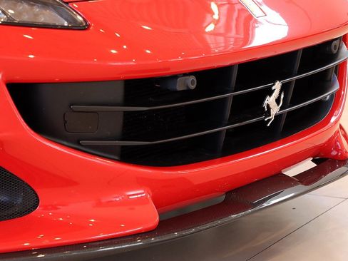 Certified 2022 Ferrari Portofino M image 18