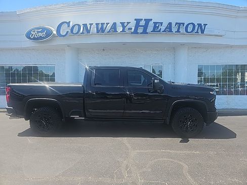 Used 2024 Chevrolet Silverado 2500 High Country w/ Midnight Edition AWD/4WD image 1