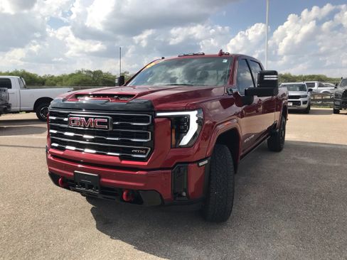 Used 2025 GMC Sierra 2500 AT4 w/ AT4 Premium Plus Package image 3