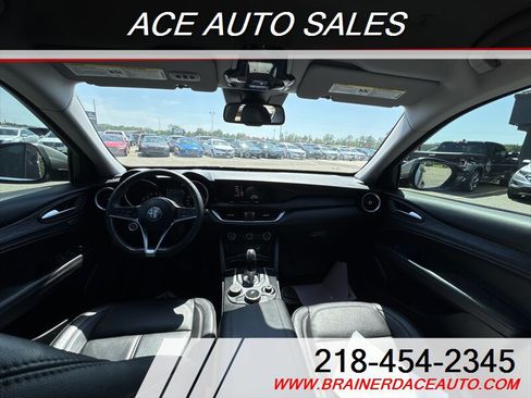 Used 2019 Alfa Romeo Stelvio image 7