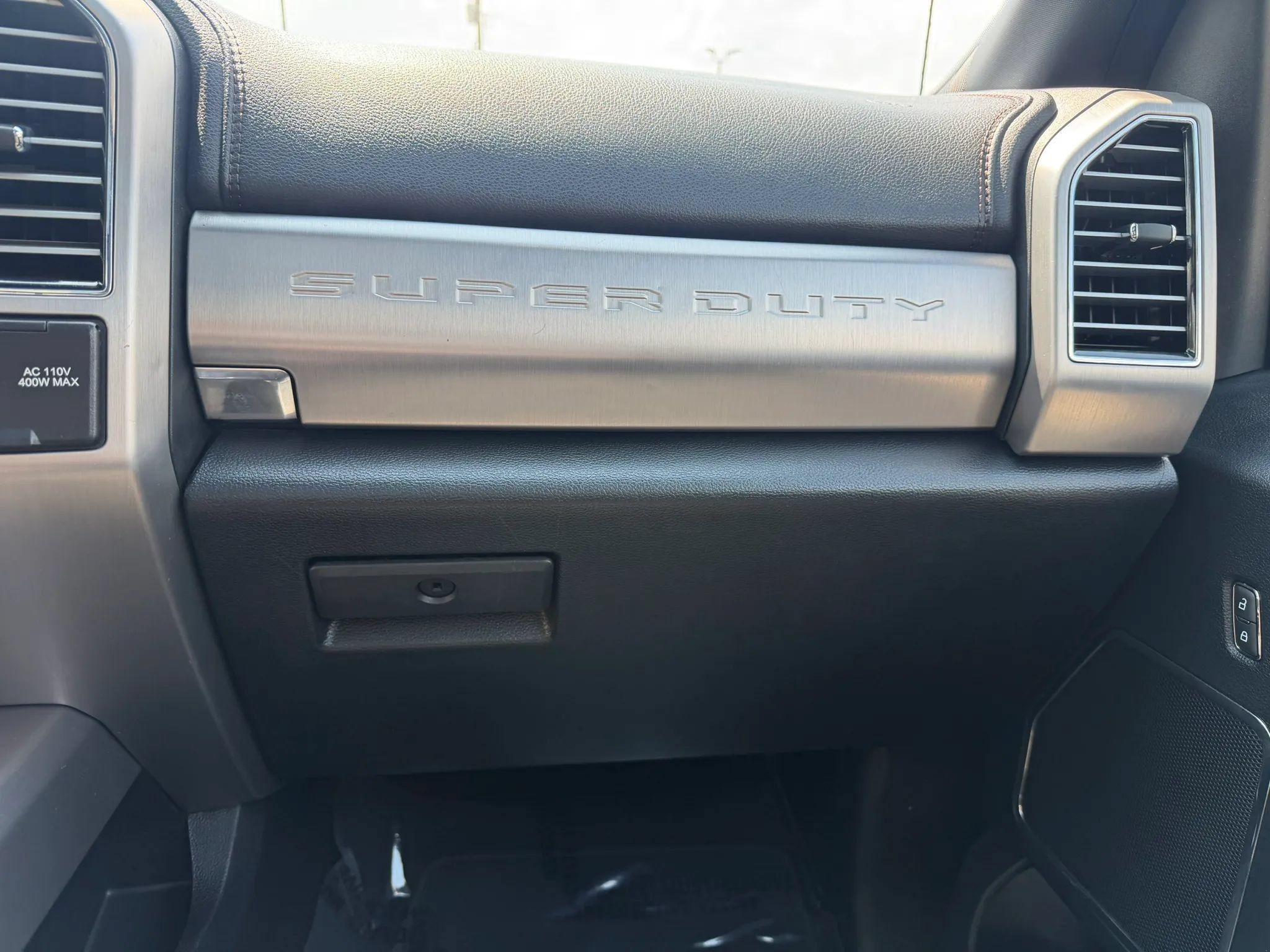 Used 2020 Ford F350 Platinum w/ FX4 Off-Road Package AWD/4WD image 32