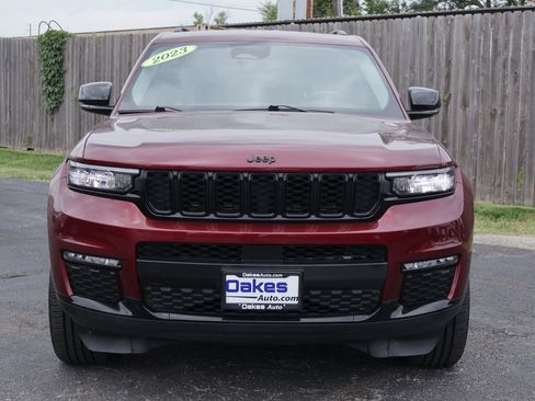 Used 2023 Jeep Grand Cherokee L Limited w/ Black Appearance Package AWD/4WD image 2