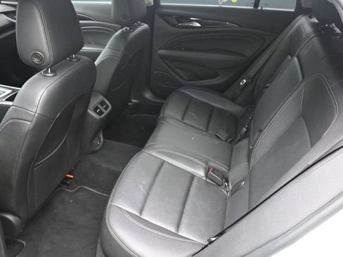 Used 2018 Buick Regal Essence w/ Driver Confidence Package #1 AWD/4WD image 23
