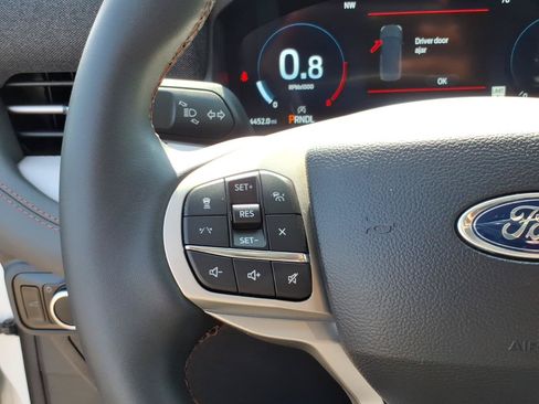 Used 2026 Ford Explorer Active AWD/4WD image 17