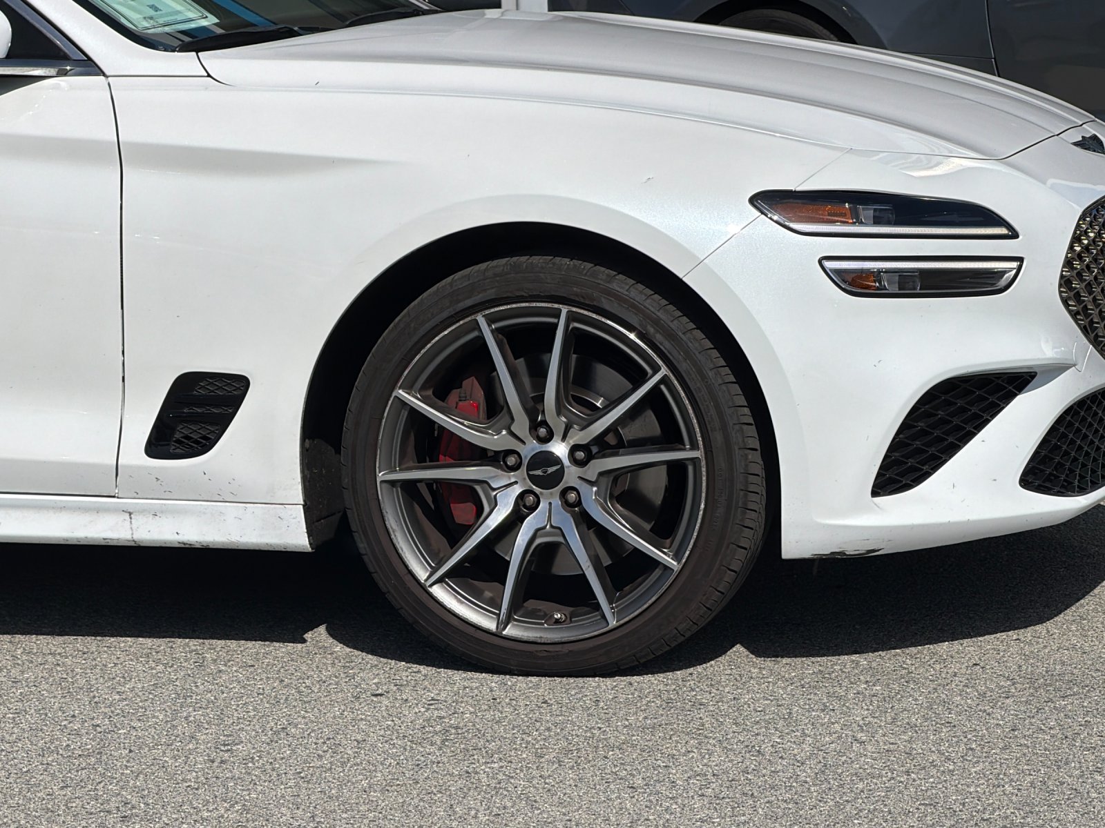 Used 2025 Genesis G70 2.5T RWD image 35