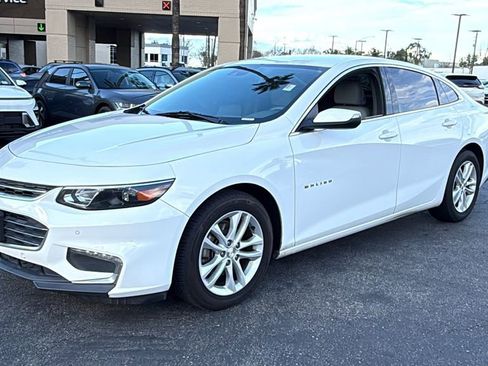 Used 2018 Chevrolet Malibu LT w/ Driver Confidence Package image 7