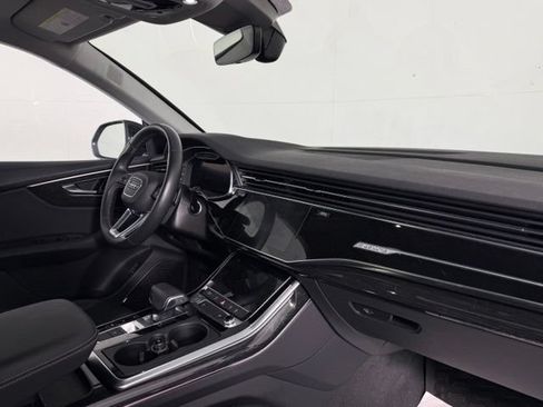 Used 2019 Audi Q8 Premium Plus w/ Premium Plus AWD/4WD image 22