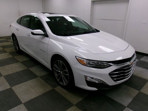 Used 2020 Chevrolet Malibu Premier FWD image 16