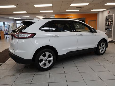 Used 2015 Ford Edge SE image 11