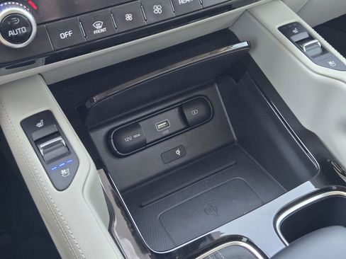 Certified 2022 Kia Telluride SX w/ SX Prestige Package image 18