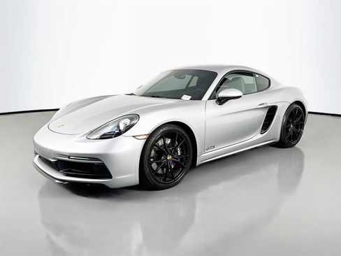 Used 2018 Porsche 718 Cayman GTS image 3