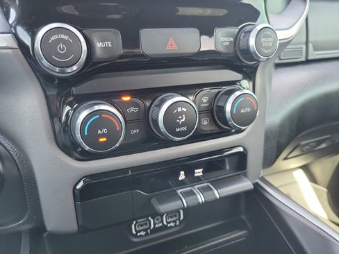 Used 2022 RAM 1500 Big Horn image 25