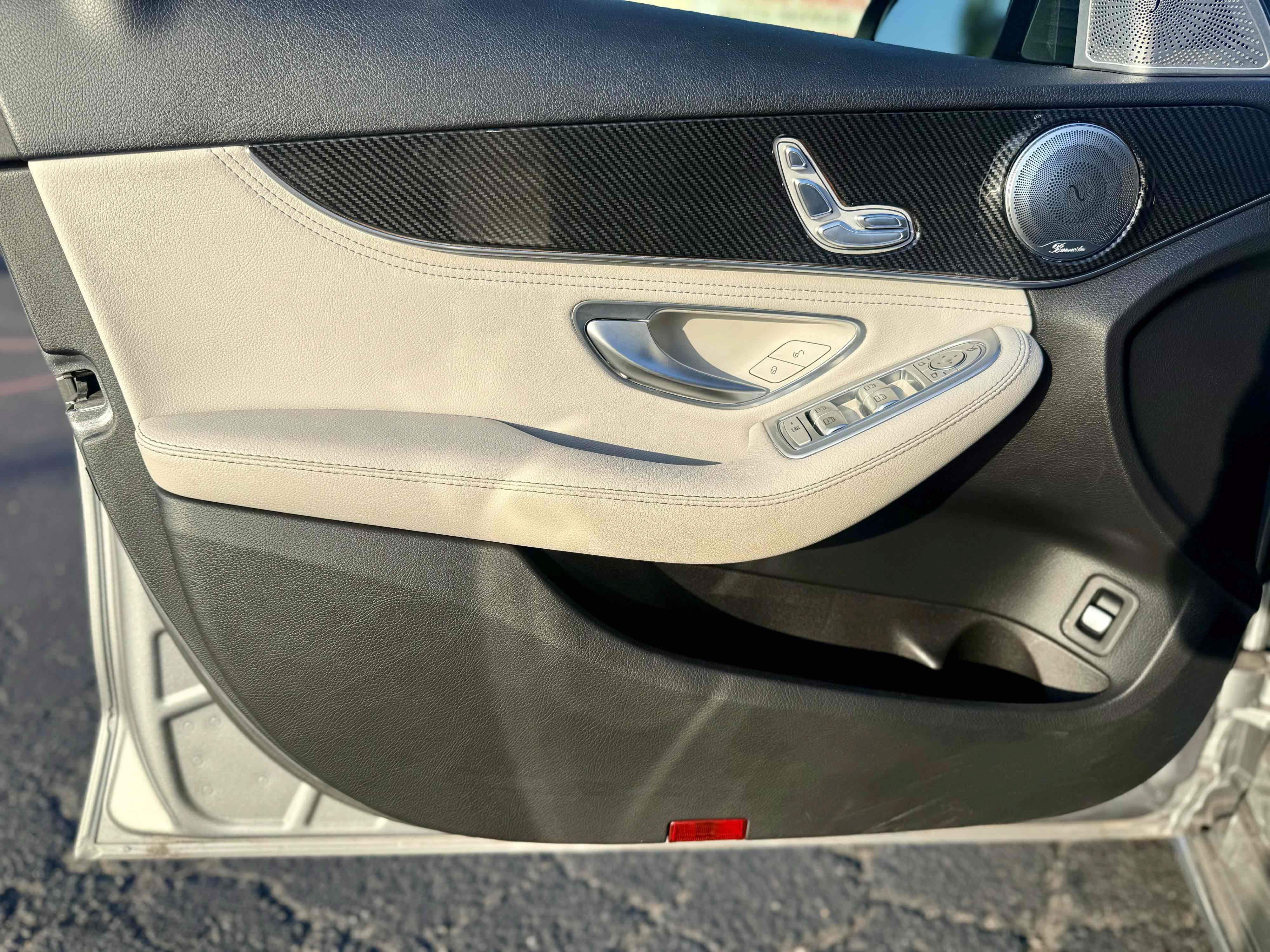 Used 2015 Mercedes-Benz C 300 Sedan image 23