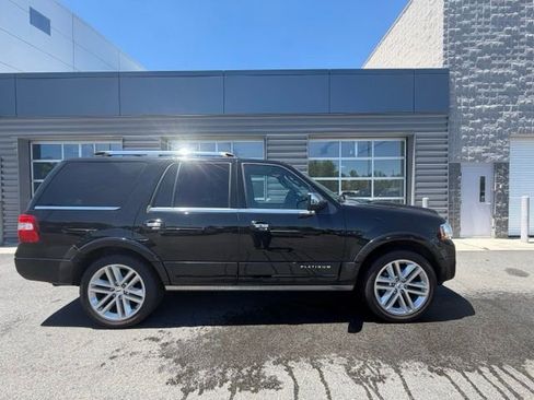 Used 2016 Ford Expedition Platinum AWD/4WD image 3