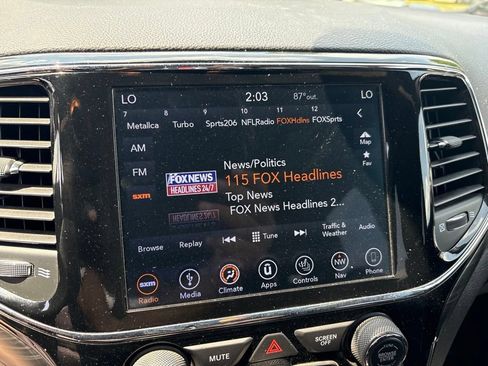 Used 2019 Jeep Grand Cherokee Altitude AWD/4WD image 16