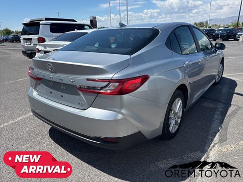 Used 2025 Toyota Camry LE FWD image 17
