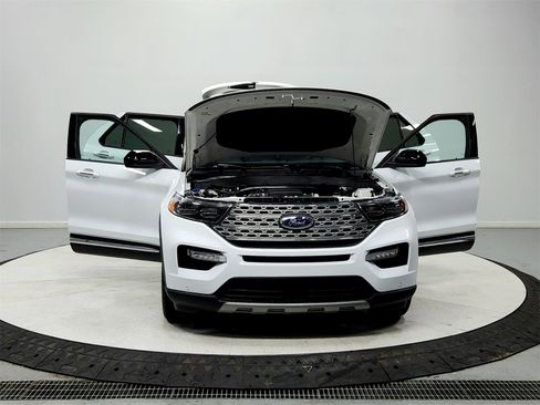 Used 2024 Ford Explorer Limited image 10