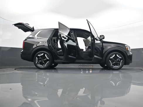 Used 2023 Kia Telluride S w/ S Sunroof Package FWD image 35