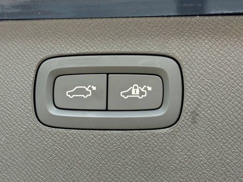 Certified 2025 Volvo XC90 T8 Plus AWD/4WD image 21