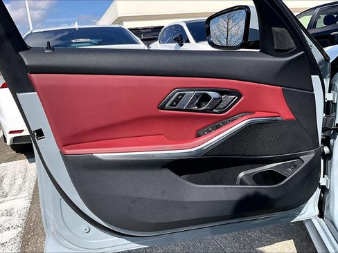 Used 2023 BMW 330i Sedan w/ M Sport Package image 19