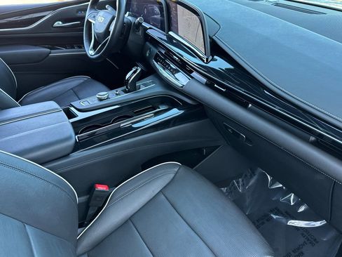 Certified 2024 Cadillac Escalade Sport image 17
