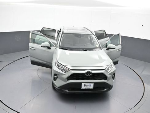 Certified 2020 Toyota RAV4 XLE w/ Convenience Package AWD/4WD image 47