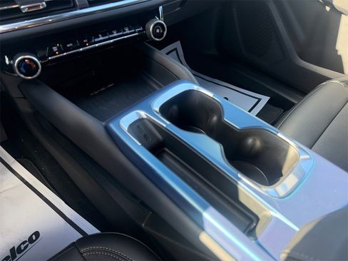 New 2026 Chevrolet Equinox EV LT image 19